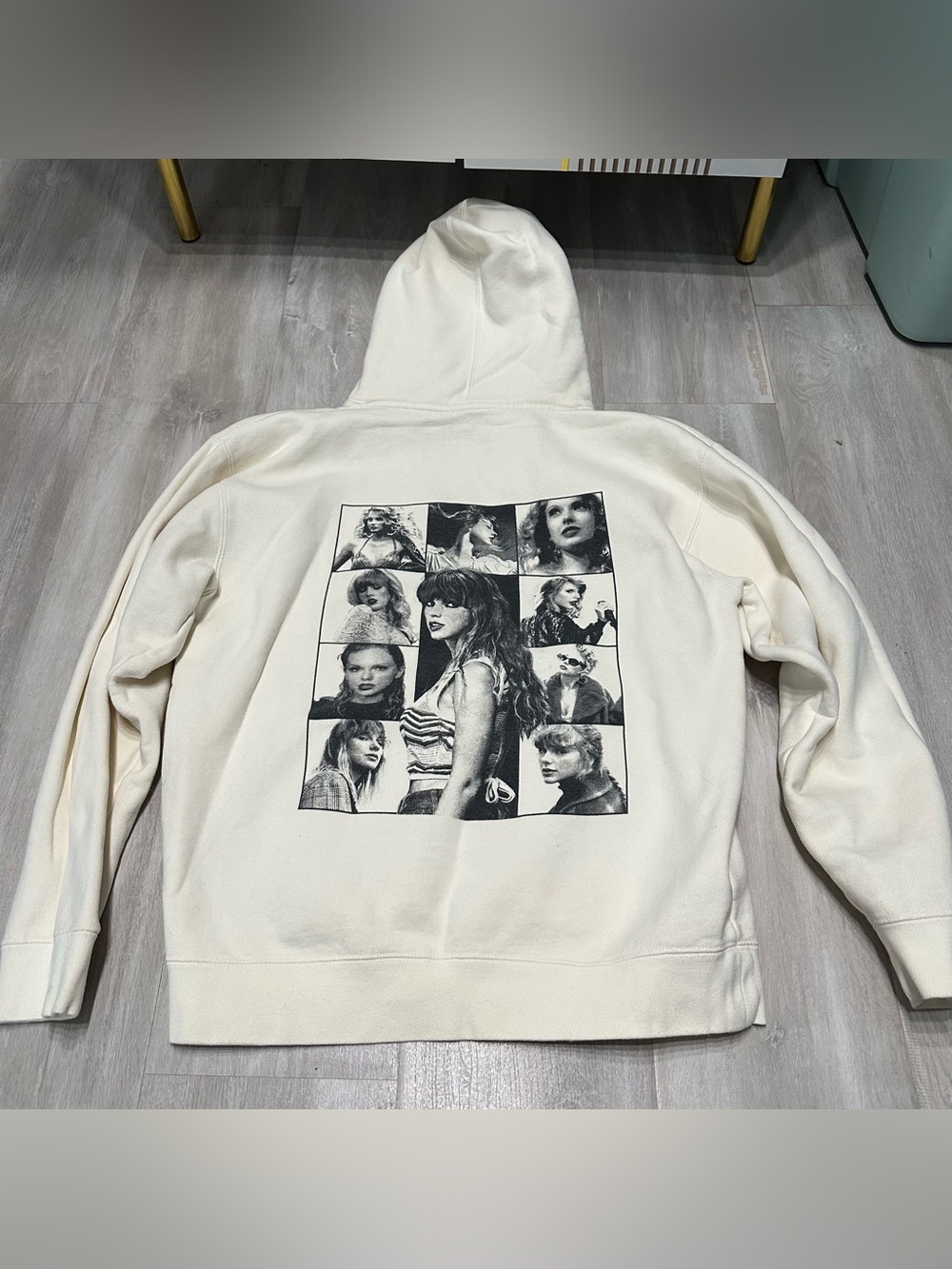 Taylor Swift The Eras Tour Cream Hoodie Sweater Sz M